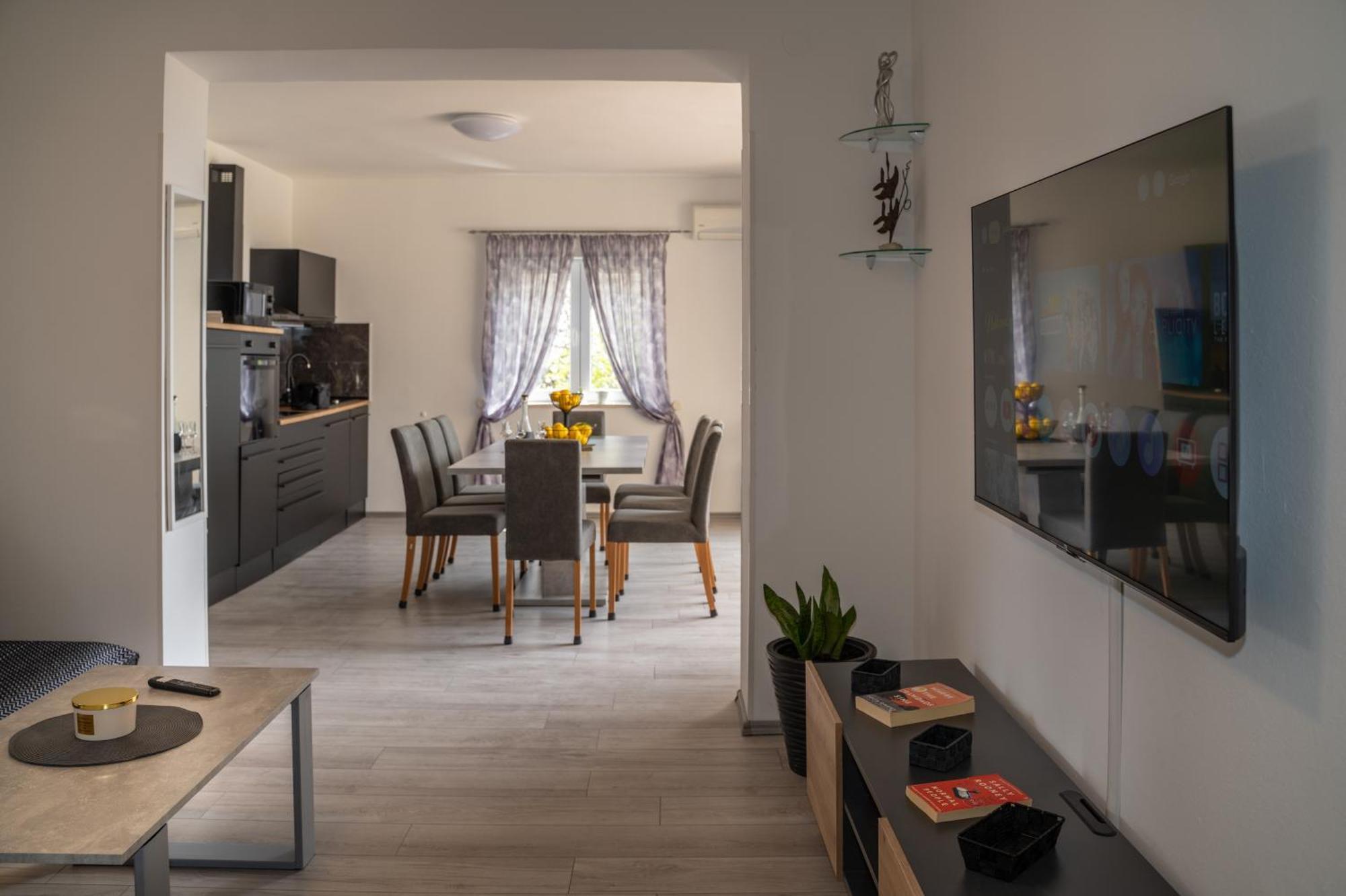 Dream House Ivana & Toni Gradac  Bilik gambar